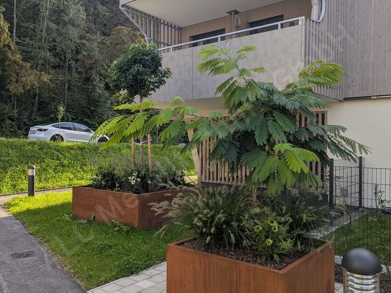 Cortenstahl-Beeteinfassung und Gartengestaltung
