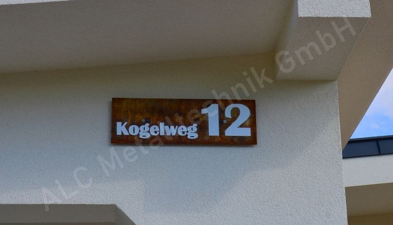 Hausnummer aus Metall
