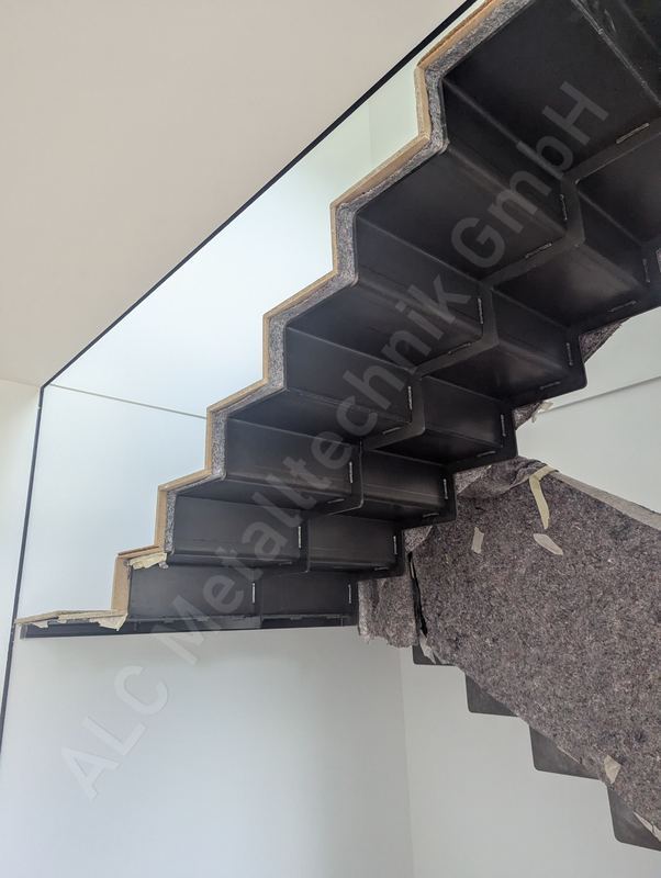 Stahltreppe Neubau Konstruktion